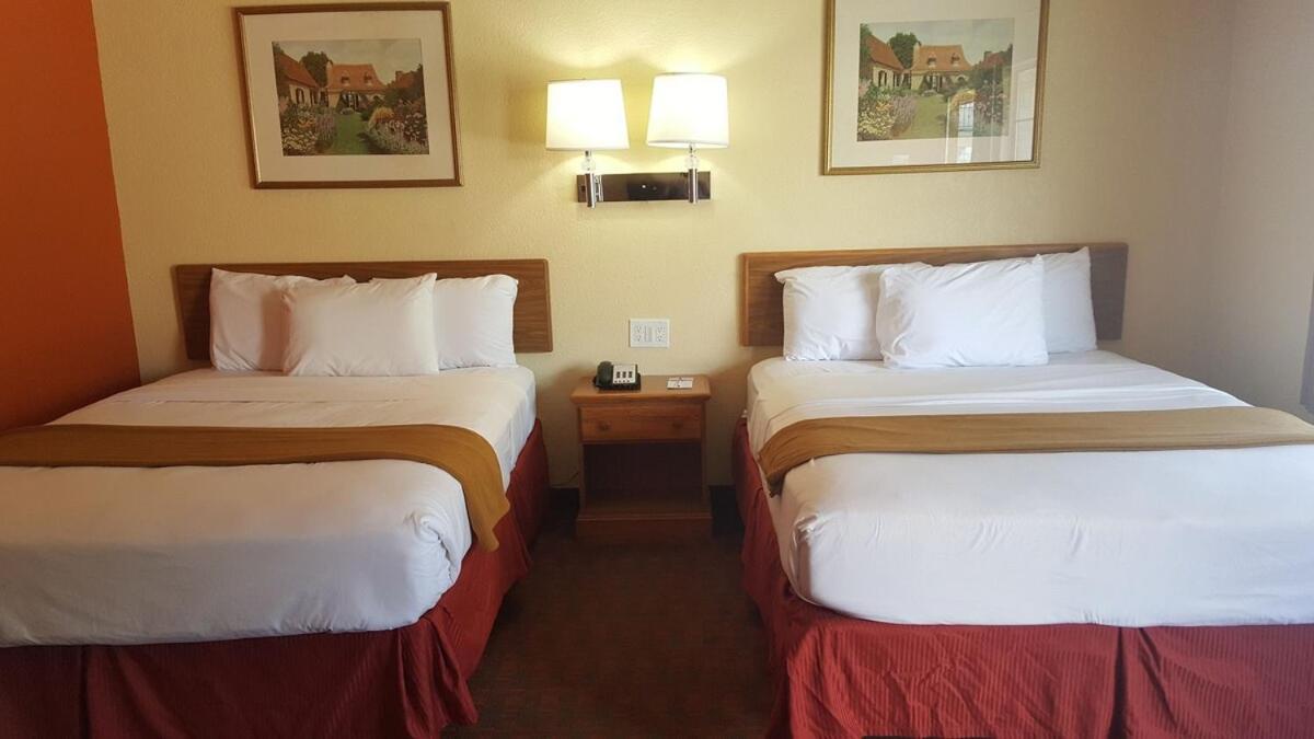 Stadium Motel - Lubbock Medical Center ภายนอก รูปภาพ