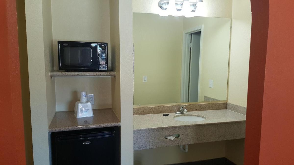 Stadium Motel - Lubbock Medical Center ภายนอก รูปภาพ